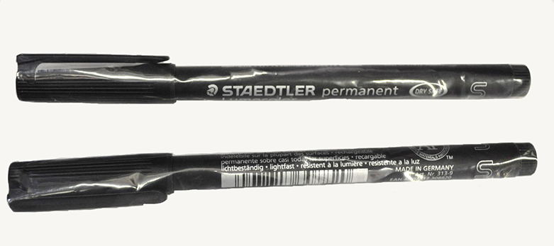 photo Set of permanent black pens for LN2